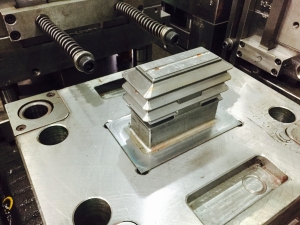 QQ圖片20150523093534 電子產(chǎn)品外殼塑膠模具F29844-1電器外殼塑膠模具