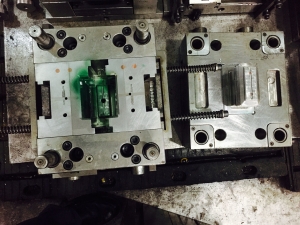 QQ圖片20150523093458 防塵罩外殼模具,防塵罩外殼塑膠模具制造,防塵罩外殼生產(chǎn)廠家F-31245