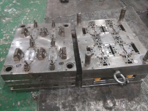 f_0e20a91fa0556201397454f45c34cbac 汽車(chē)配件雨刮塑膠模具,注塑模具制造,精密模具加工